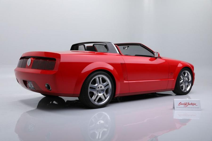  Ford Mustang GT Convertible Concept 2004 года  (фото 2 из 51)